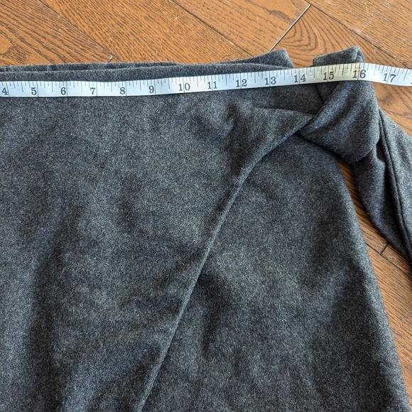 Wilfred Aritzia Wool Cashmere Front Twist Tie Mini Skirt Gray Herringbone Sz 6 - Picture 9 of 10